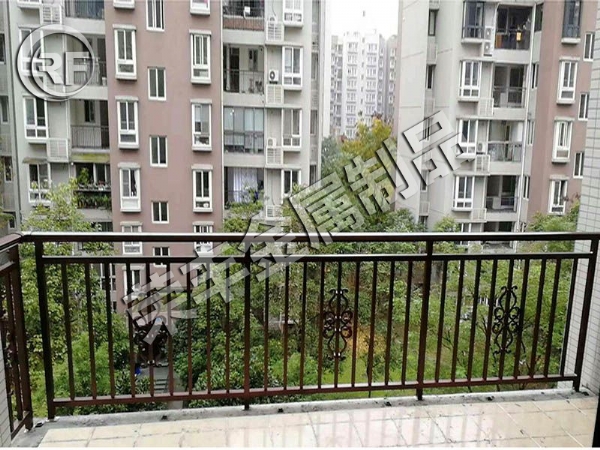 陽臺(tái)護(hù)欄