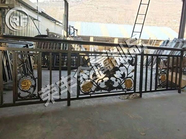 陽臺(tái)護(hù)欄